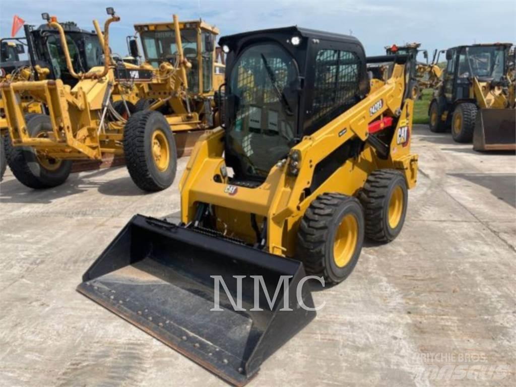 CAT 242D3 Skid steer mini nakladalci