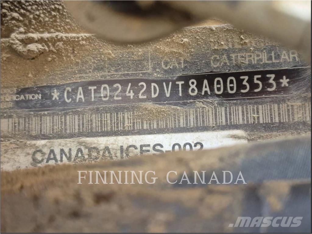 CAT 242D3 Skid steer mini nakladalci