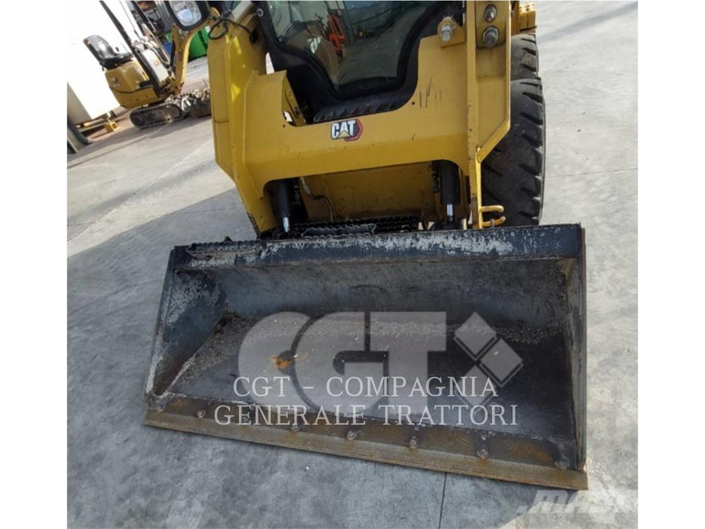 CAT 242D3 Skid steer mini nakladalci