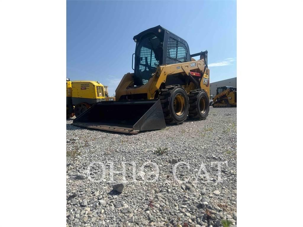 CAT 242D3 C3H2 Skid steer mini nakladalci