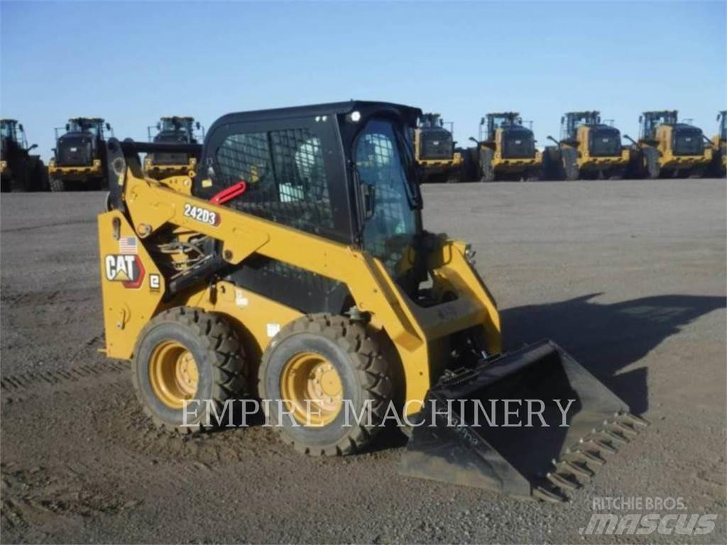 CAT 242D3 CA Skid steer mini nakladalci