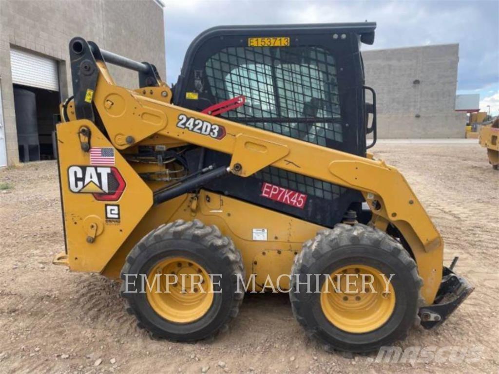 CAT 242D3 CA Skid steer mini nakladalci