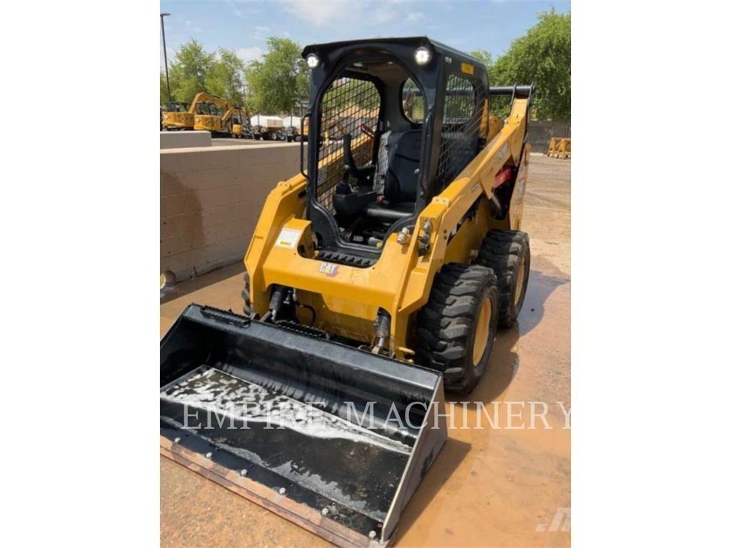CAT 242D3 HF Skid steer mini nakladalci