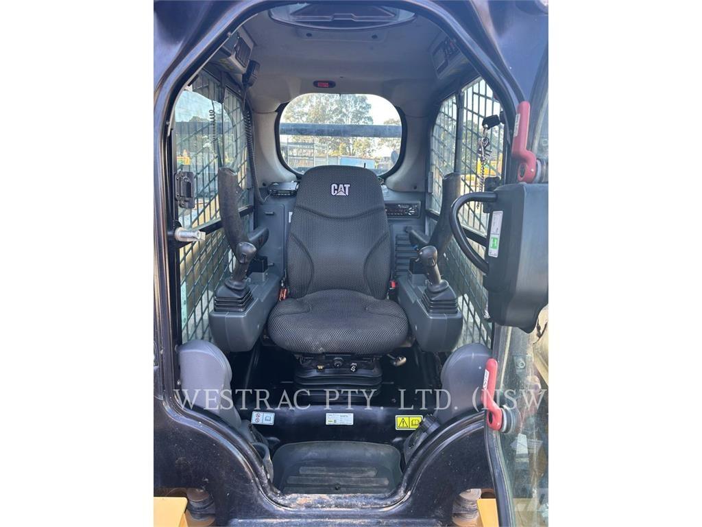 CAT 242D3LRC Skid steer mini nakladalci