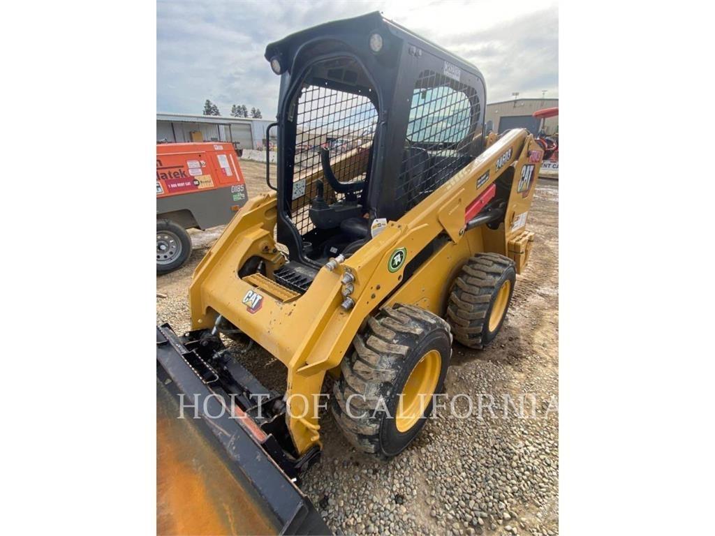 CAT 246 HF Skid steer mini nakladalci