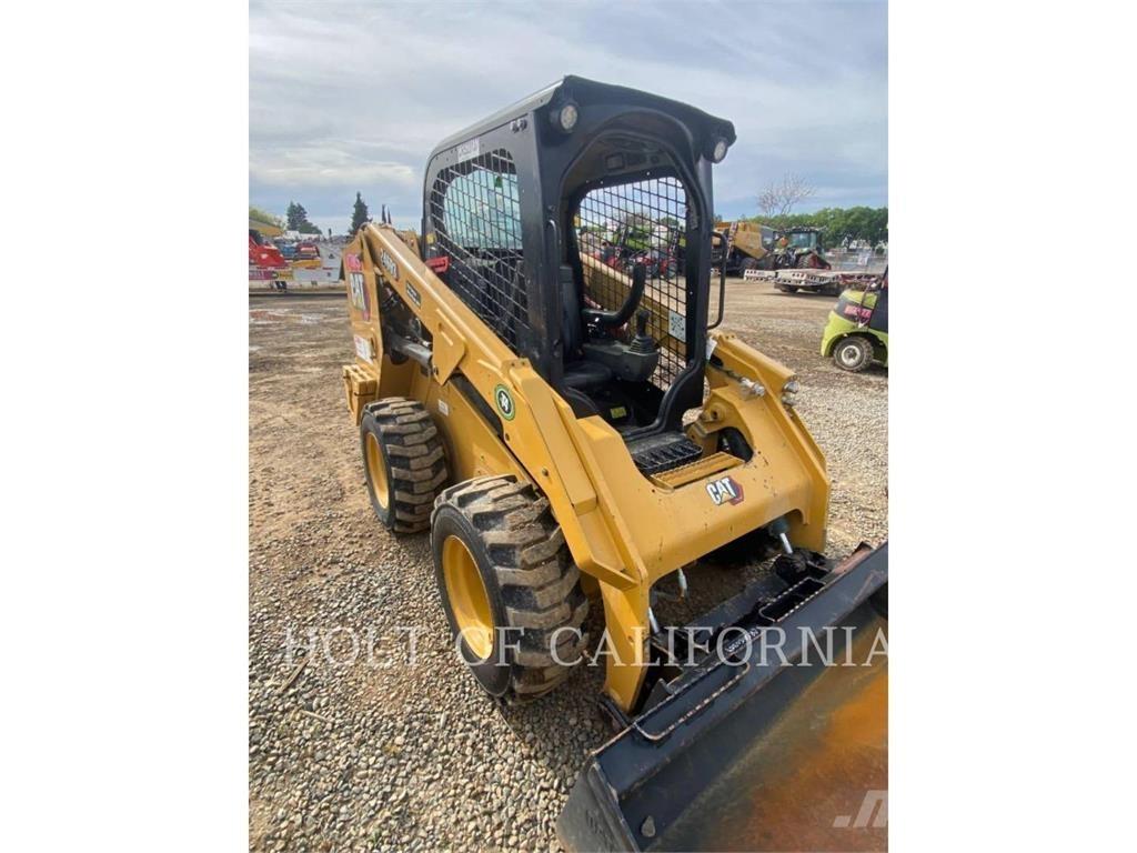 CAT 246 HF Skid steer mini nakladalci