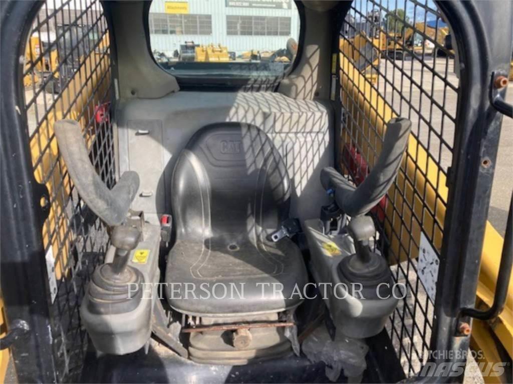CAT 246D Skid steer mini nakladalci