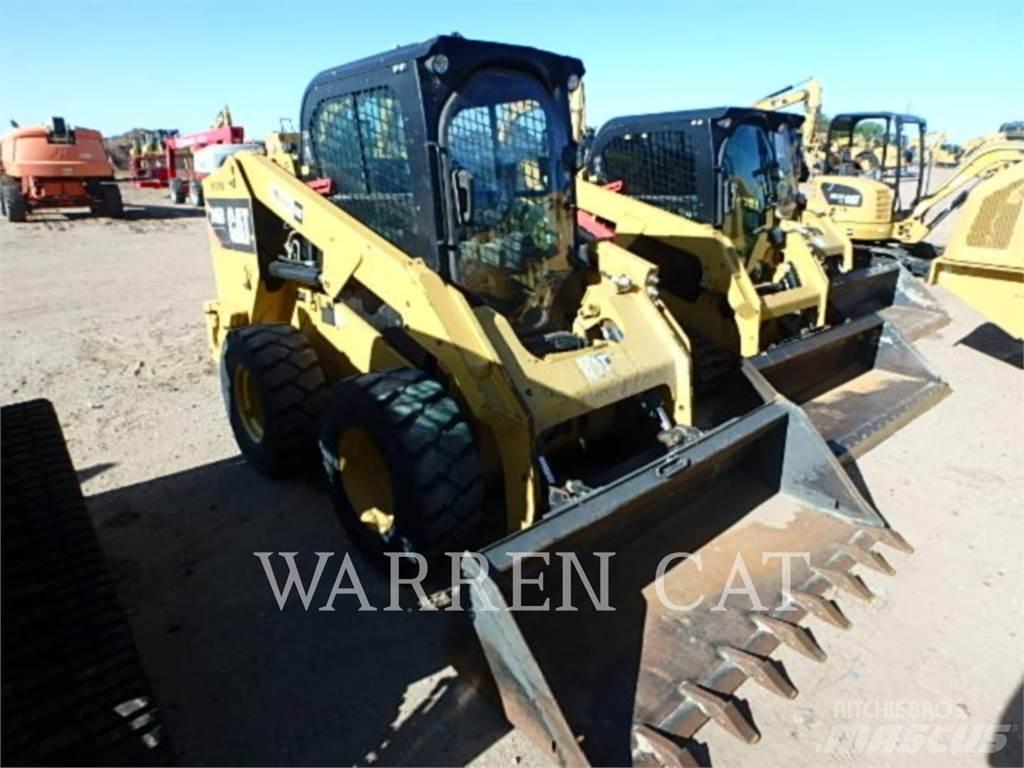 CAT 246D Skid steer mini nakladalci