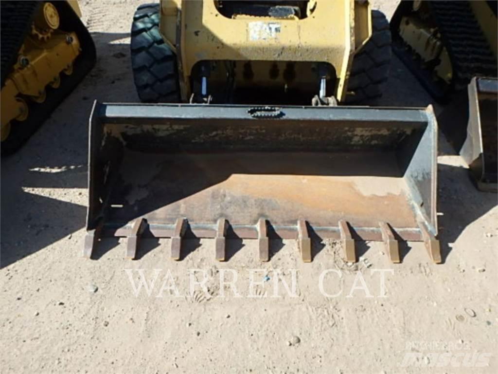 CAT 246D Skid steer mini nakladalci