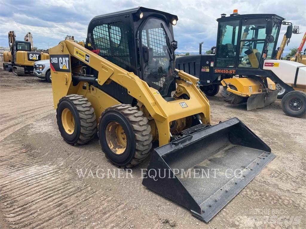 CAT 246D Skid steer mini nakladalci