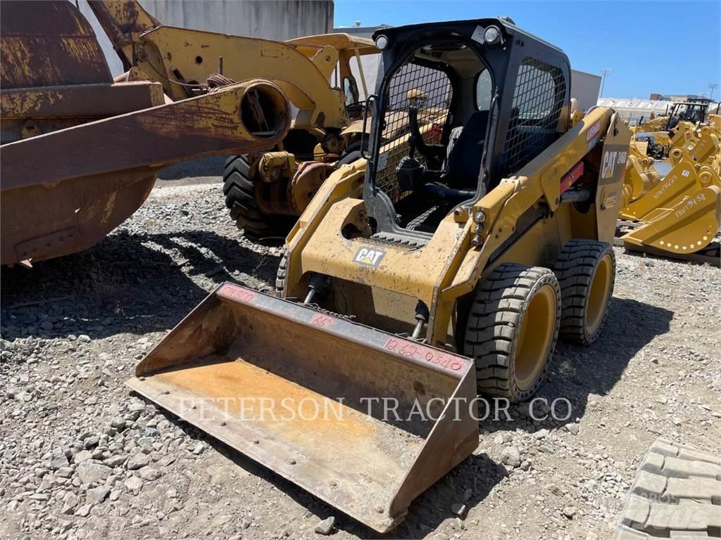 CAT 246D Skid steer mini nakladalci