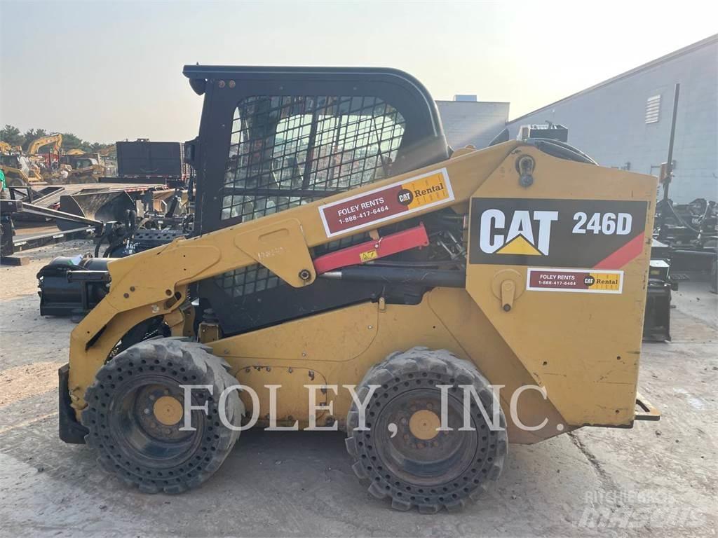 CAT 246D Skid steer mini nakladalci