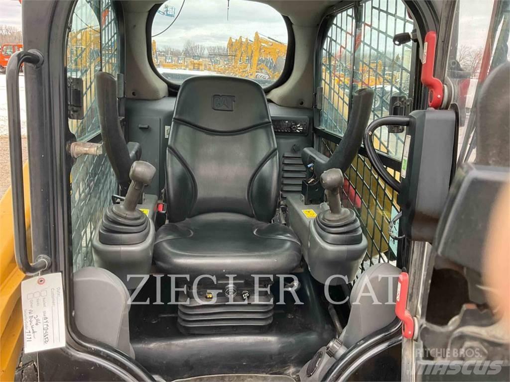 CAT 246D Skid steer mini nakladalci