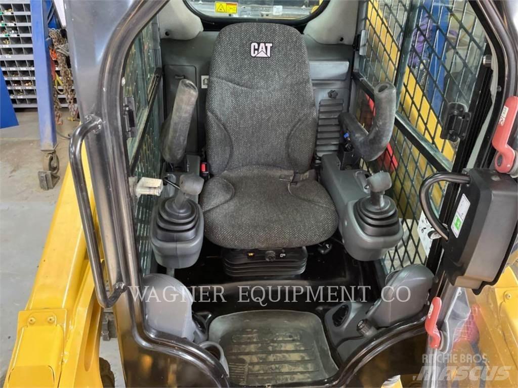 CAT 246D Skid steer mini nakladalci
