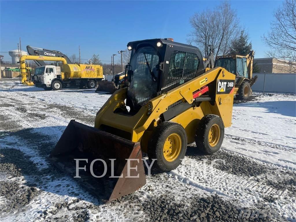 CAT 246D Skid steer mini nakladalci