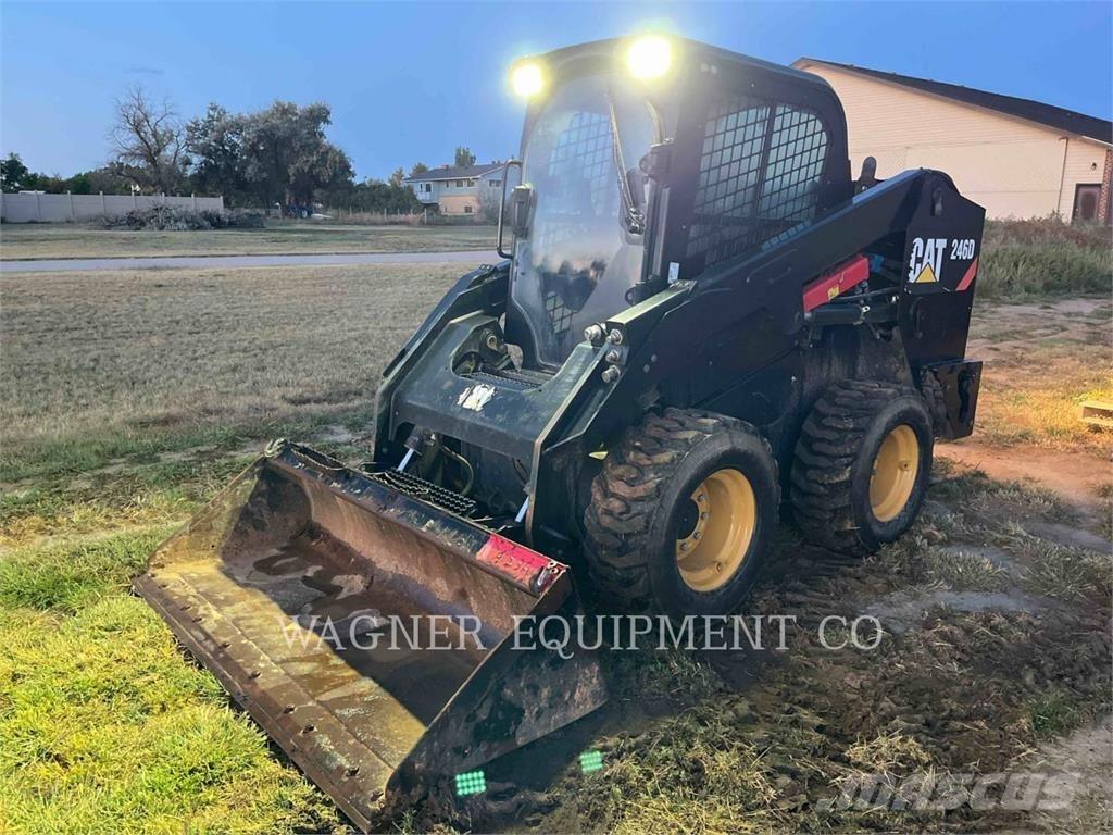 CAT 246D Skid steer mini nakladalci