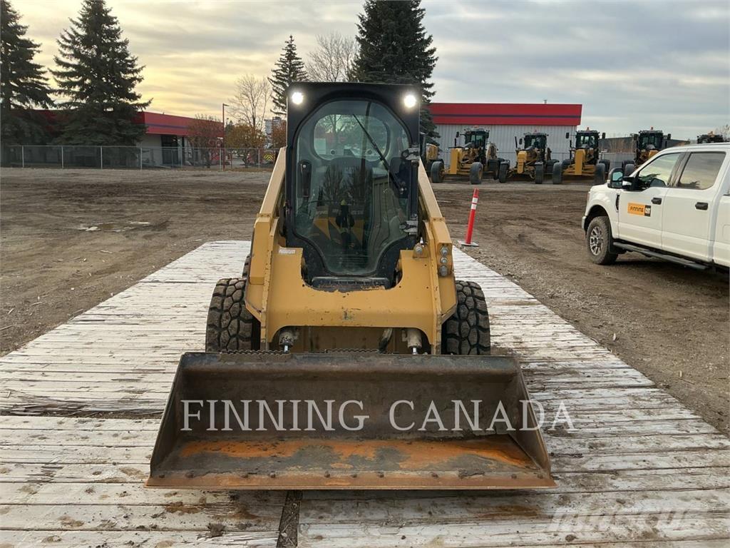 CAT 246D Skid steer mini nakladalci