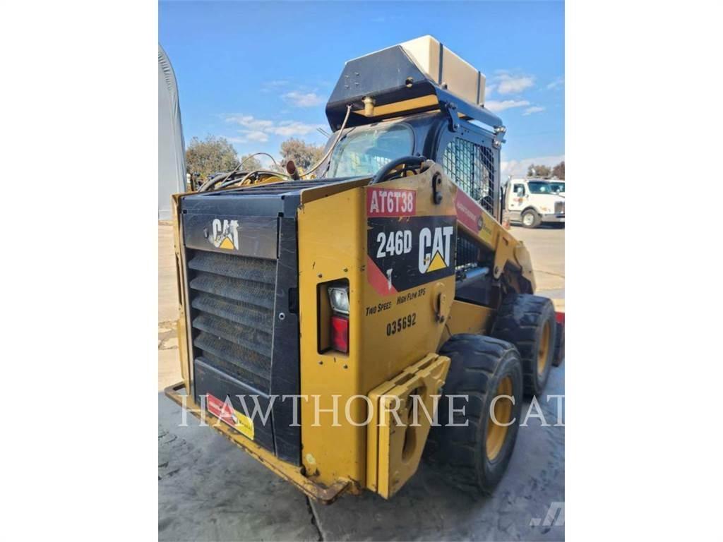 CAT 246D CBHF Skid steer mini nakladalci