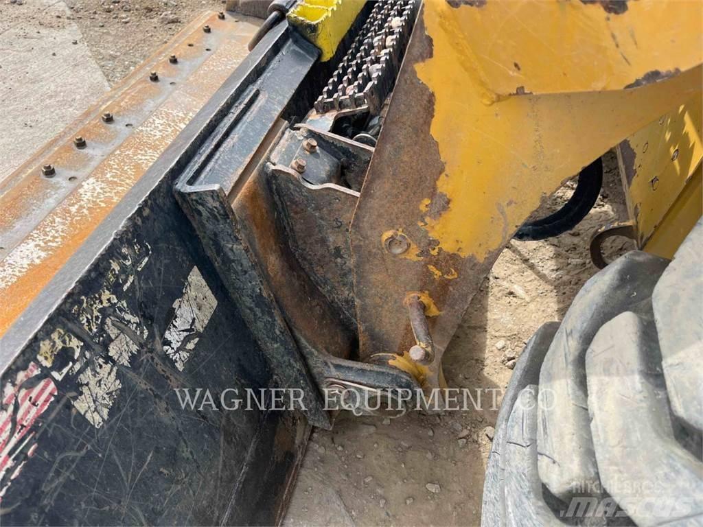 CAT 246D HF Skid steer mini nakladalci