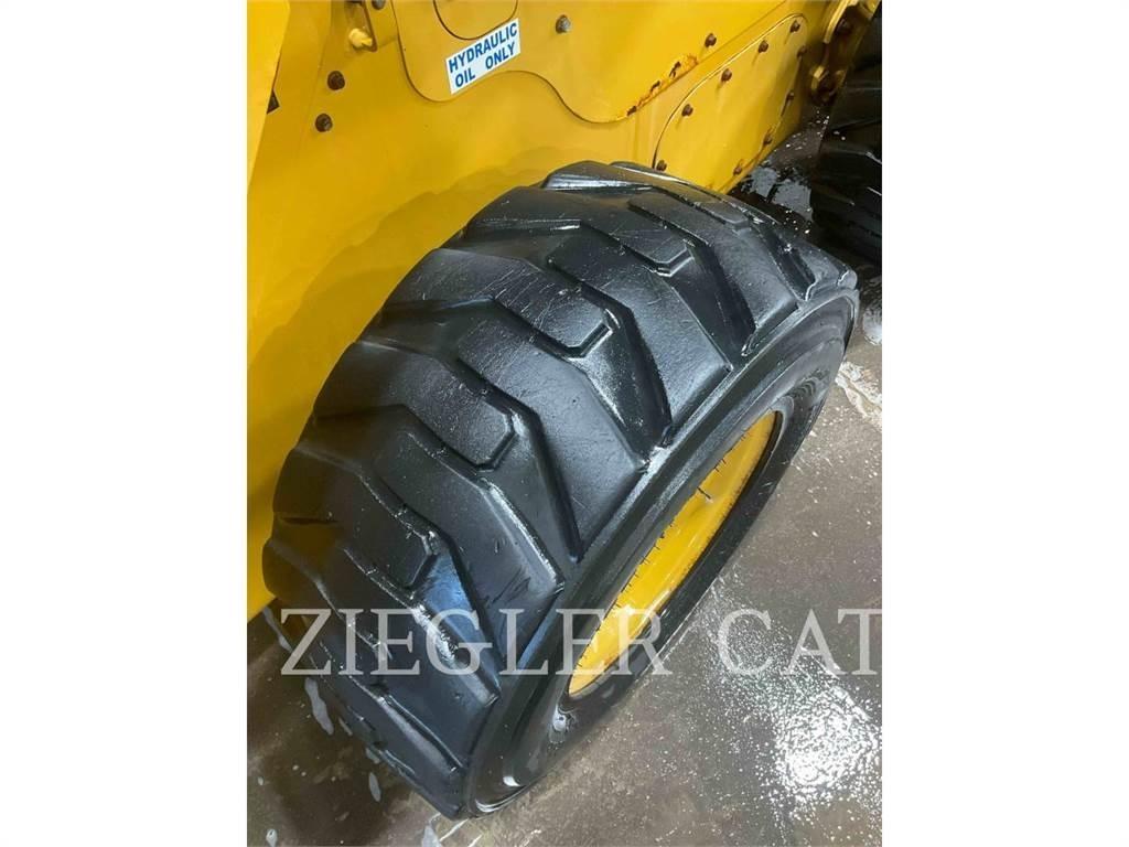 CAT 246D3 Skid steer mini nakladalci