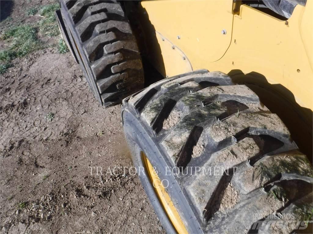CAT 246D3 Skid steer mini nakladalci