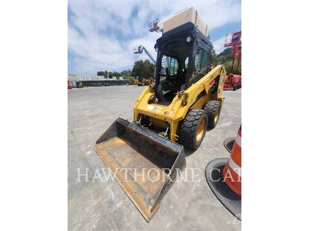 CAT 246D3H2O Skid steer mini nakladalci