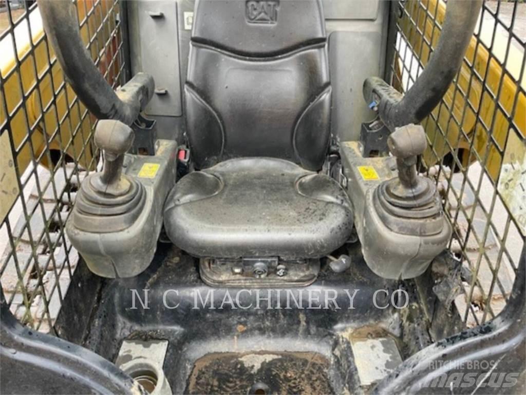 CAT 249D Skid steer mini nakladalci