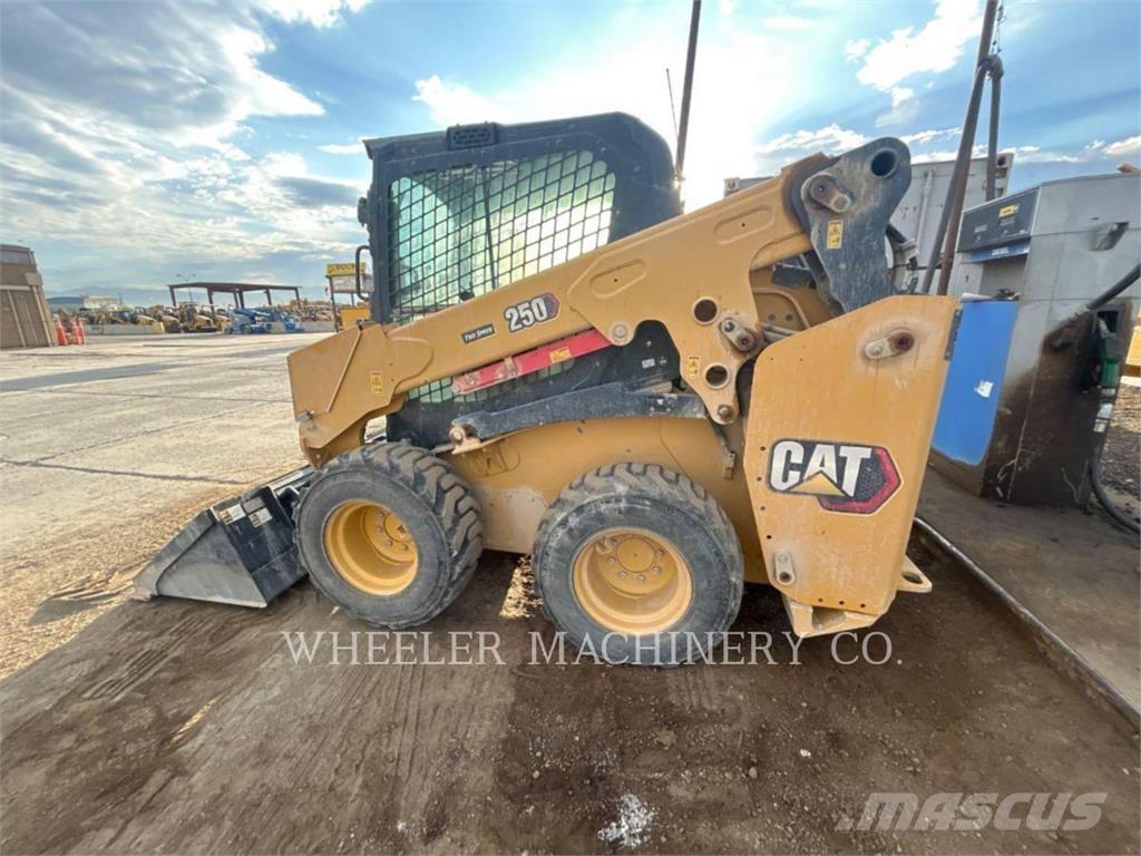 CAT 250 C3H2 Skid steer mini nakladalci