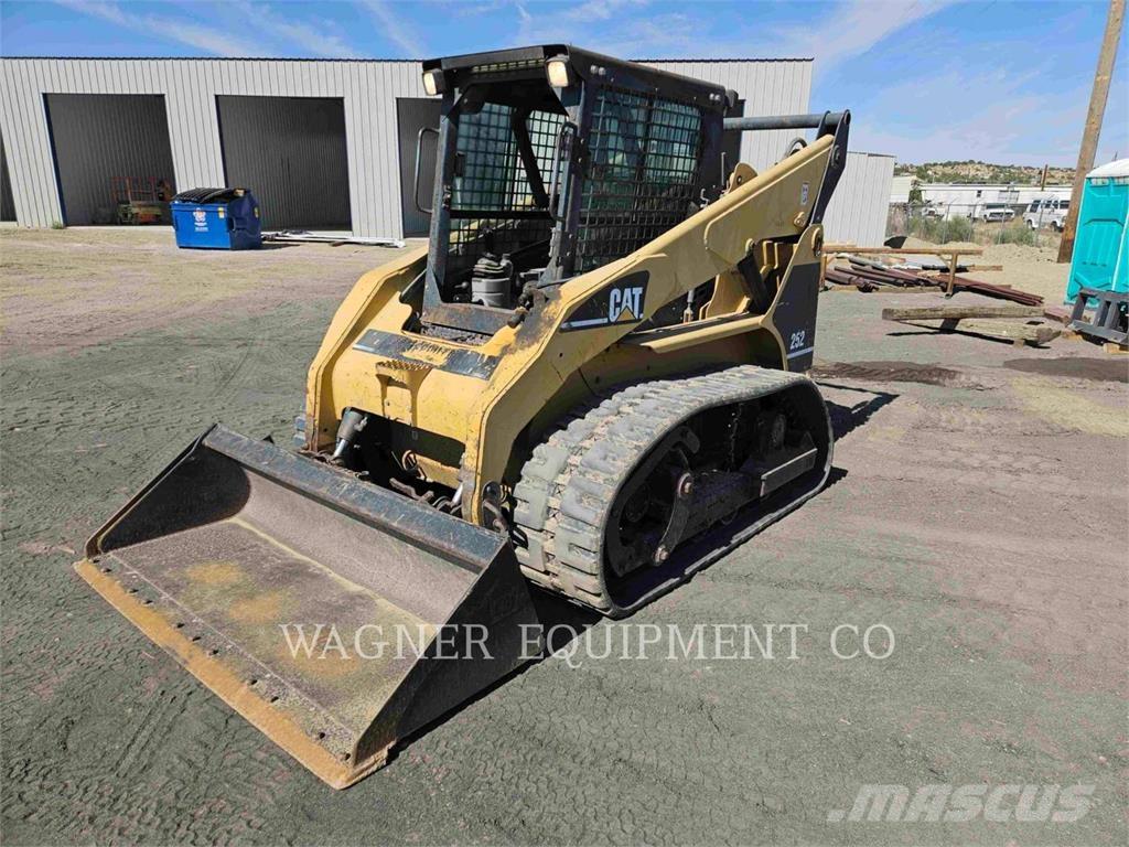 CAT 252 Skid steer mini nakladalci