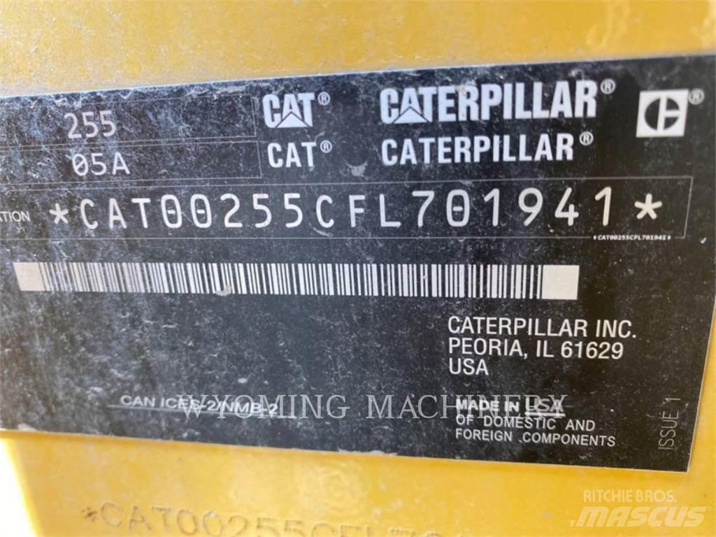 CAT 255 Skid steer mini nakladalci