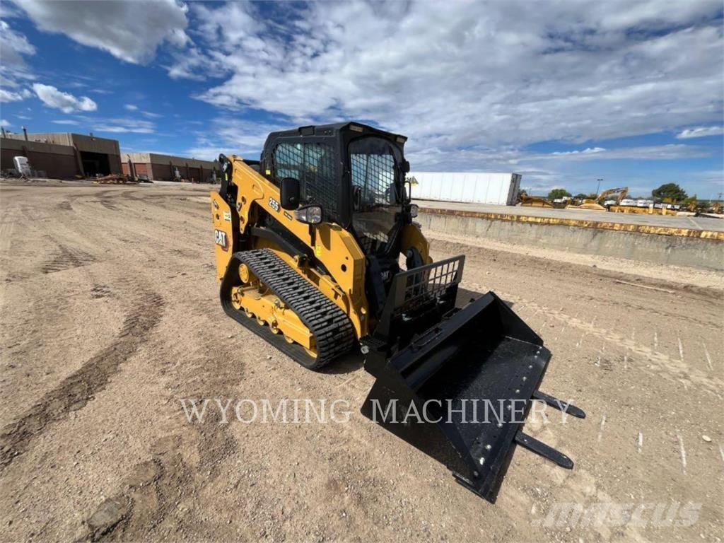 CAT 255 Skid steer mini nakladalci