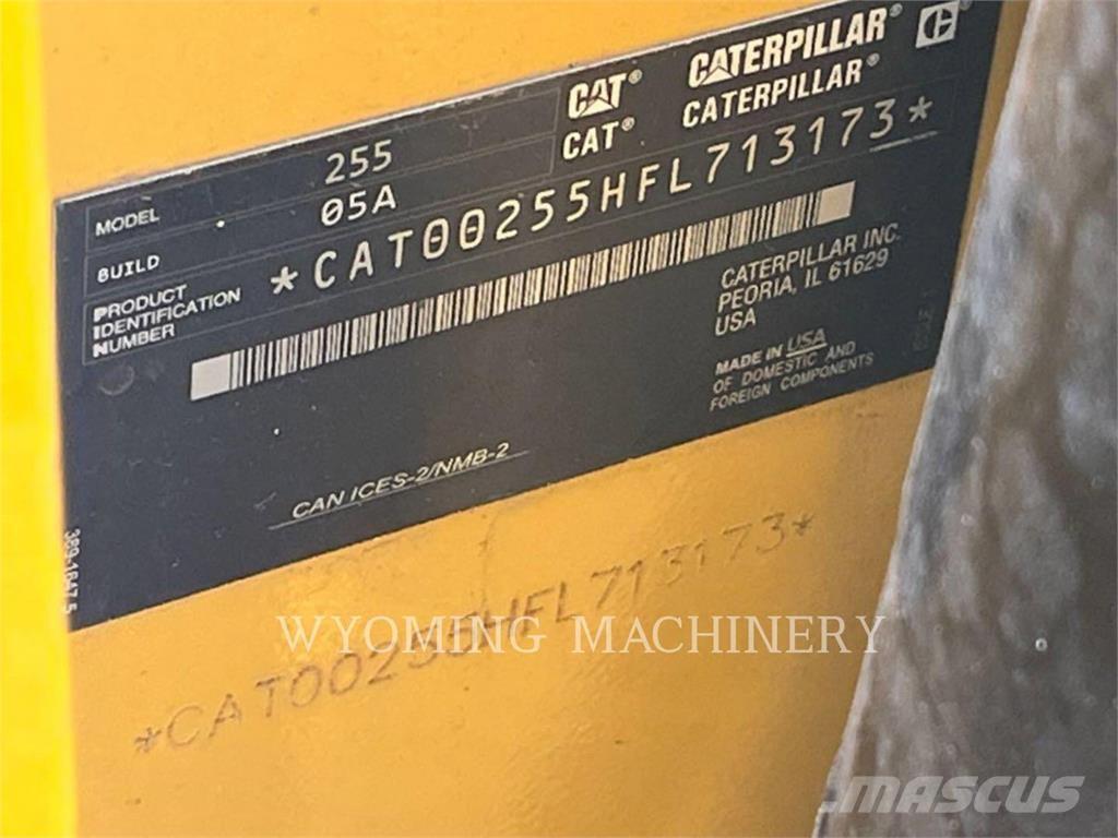 CAT 255 Skid steer mini nakladalci