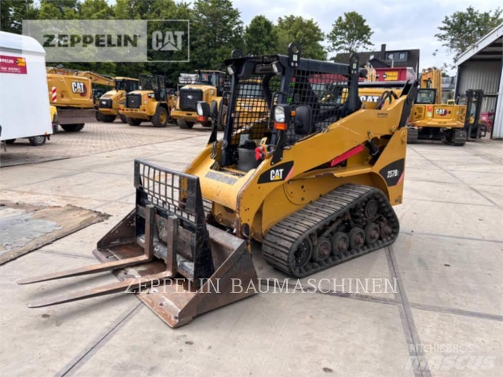 CAT 257B Skid steer mini nakladalci