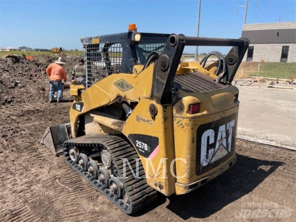 CAT 257B2 Skid steer mini nakladalci