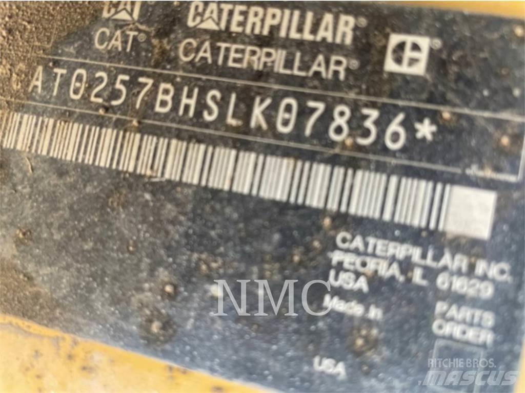 CAT 257B2 Skid steer mini nakladalci