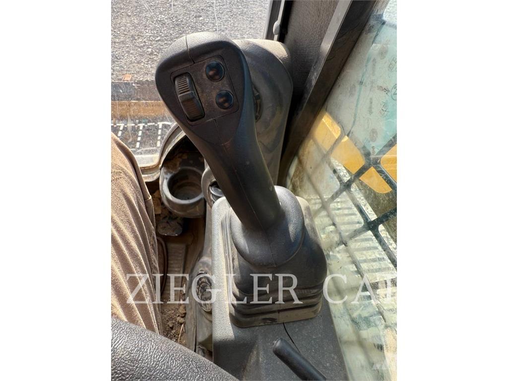 CAT 259D3 Nakladalci goseničarji