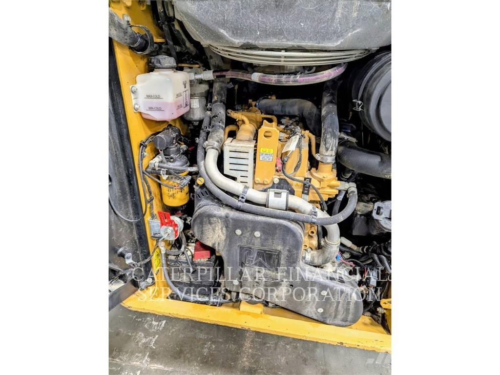 CAT 259D3 Nakladalci goseničarji