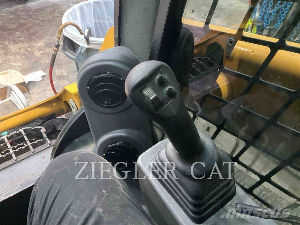 CAT 259D3 Nakladalci goseničarji