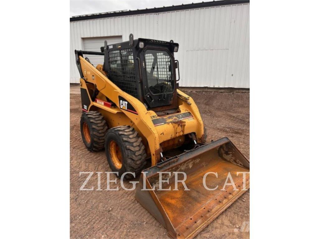 CAT 262 Skid steer mini nakladalci