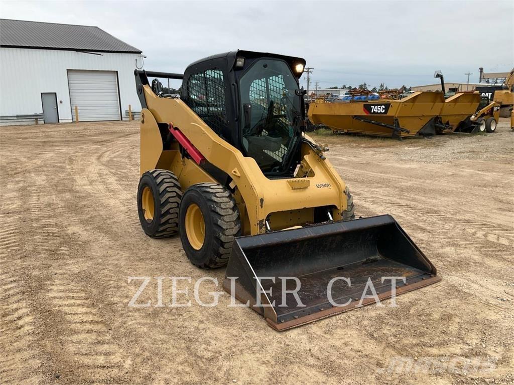 CAT 262C Skid steer mini nakladalci