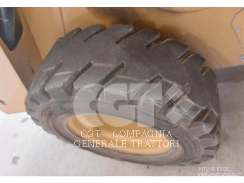 CAT 262D Skid steer mini nakladalci