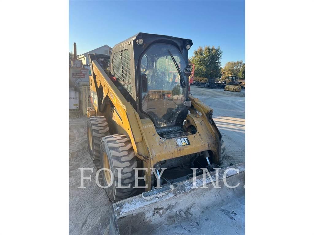 CAT 262D Skid steer mini nakladalci