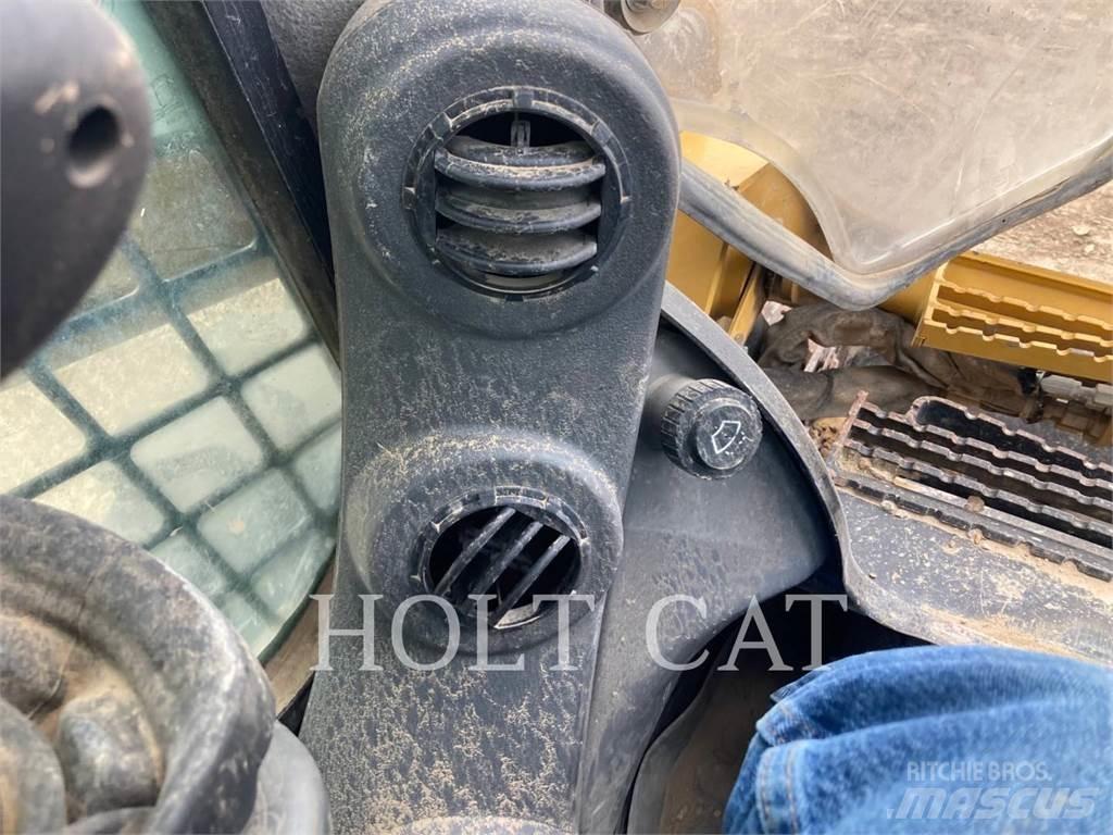 CAT 262D Skid steer mini nakladalci