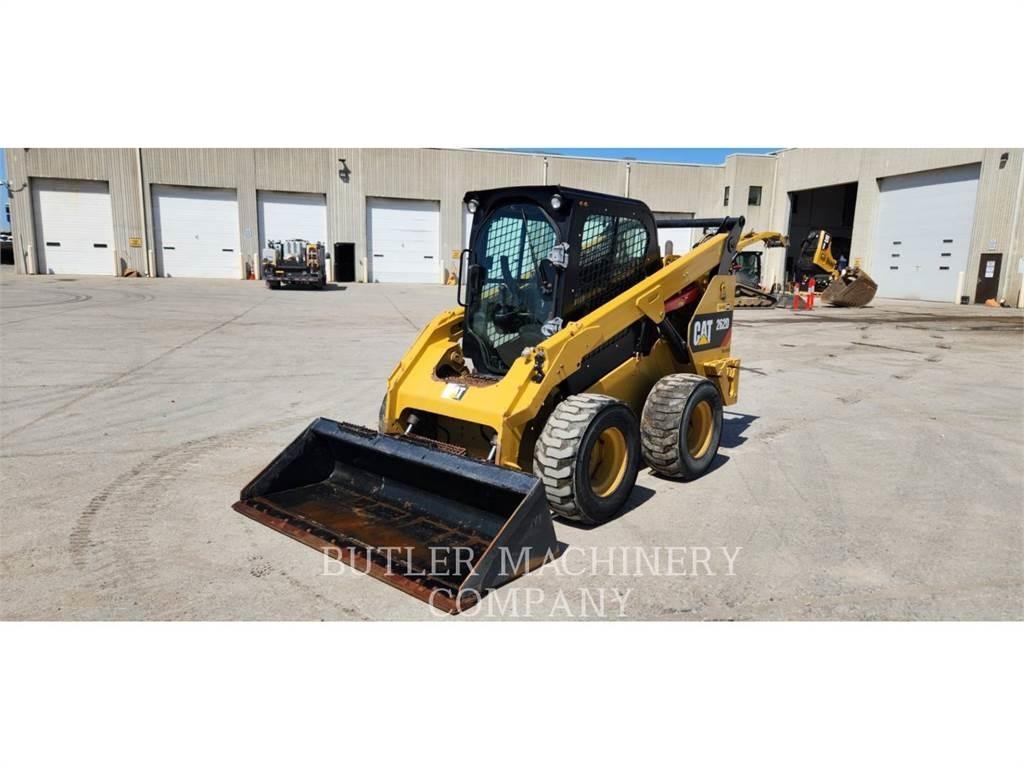 CAT 262D Skid steer mini nakladalci