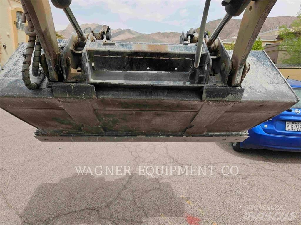 CAT 262D Skid steer mini nakladalci