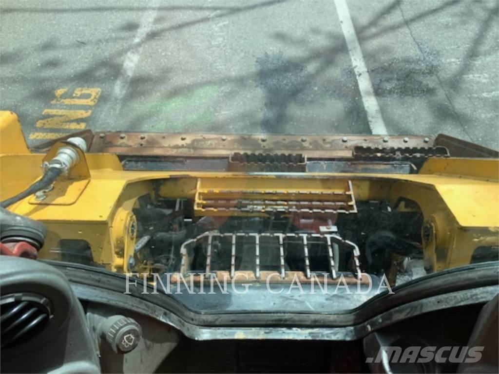 CAT 262D Skid steer mini nakladalci