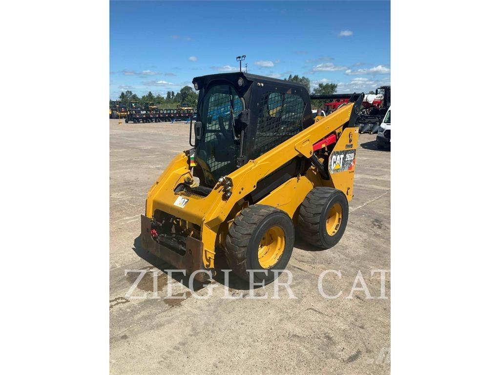 CAT 262D Skid steer mini nakladalci