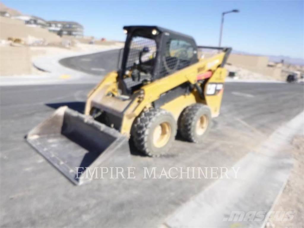 CAT 262D Skid steer mini nakladalci