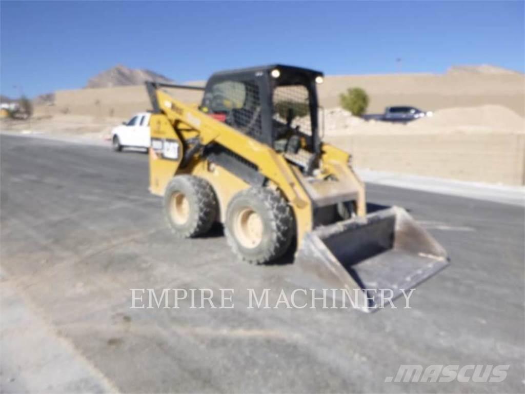 CAT 262D Skid steer mini nakladalci