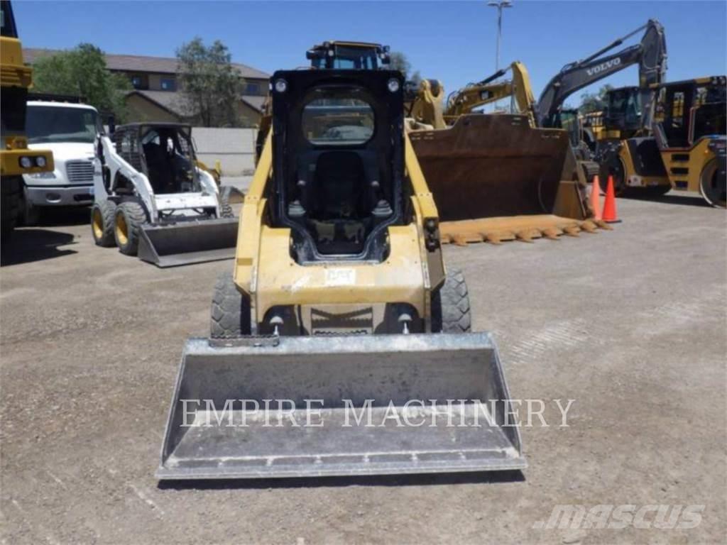 CAT 262D Skid steer mini nakladalci